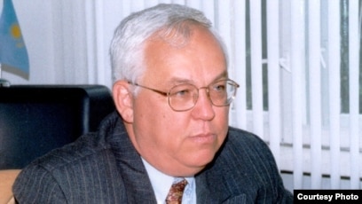 Әдемі томпақ қызбен жыныстық қатынас