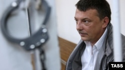 Mikhail Maksimenko is seen in a Moscow courtroom in 2016.