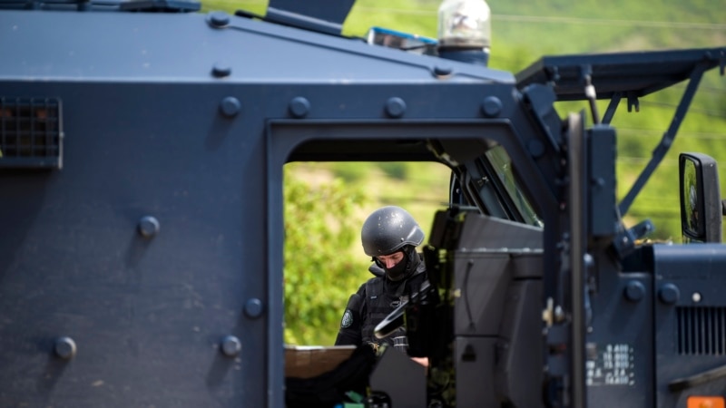 Arrestohen tre zyrtarë policorë në veri të Kosovës