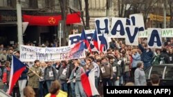 Митинг в поддержку кандидатуры Вацлава Гавела на пост президента Чехословакии. Прага, декабрь 1989 года