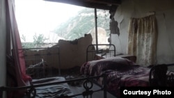 Armenia -- A house in Varhavar border village damaged after an earthquake in Iran, 13Aug2012.