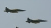 هواپیماهای ایرانی صاعقه در نمایش هوایی به مناسبت سالگرد آغاز جنگ عراق با ایران.