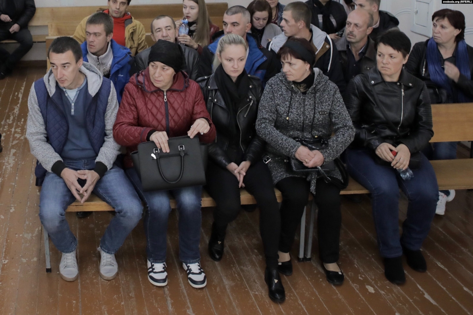 Потерпевшая Екатерина - в центре. Фото svaboda.org