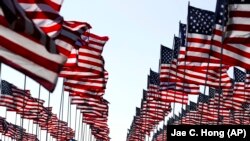 Флаги США. Иллюстративное фото.