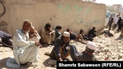 آرشیف- شماری از معتادان مواد مخدر در ولایت کابل