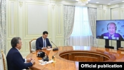 Президент Шавкат Мирзиёев ва Европа тикланиш ва тараққиёт банки президенти Сума Чакрабарти.