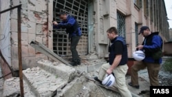 Наблюдатели ОБСЕ в Донецке. 3 мая 2015 года.
