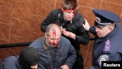 13 квітня напад на проукраїнських мітингувальників у Харкові