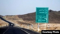 A road sign shows the way to the city of Khash in Sistan-Baluchestan Province (file photo).