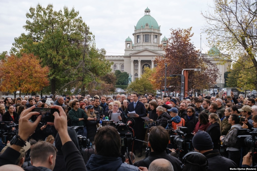 Në konferencën e parë për media të Listës së Studentëve në Parkun e Pionerëve morën pjesë ekipe të shumta të gazetarëve vendas dhe të huaj, më 29 tetor 2026.