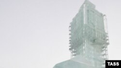 Ледяная копия Биг Бена в Москве