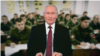Коллаж: Путин и студенты военной кафедры