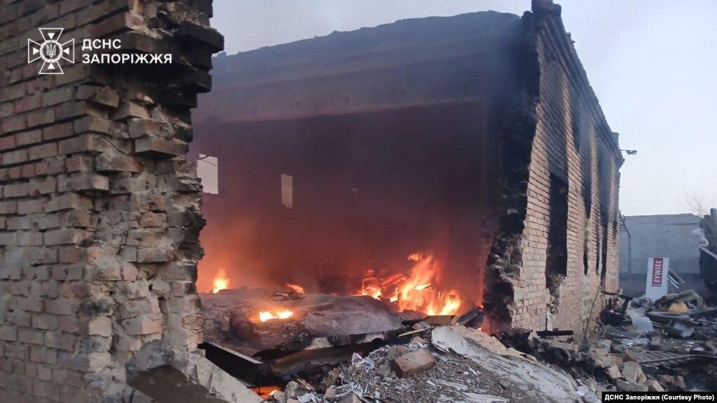 Громади Херсонської та Запорізької областей кажуть: не відчули «великоднього перемир’я»; на фото: наслідки російських обстрілів Запоріжжя