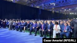 Câteva mii de delegi PSD au venit la Romexpo, în București, pe 7 noiembrie 2025.