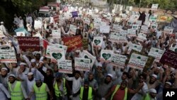 تظاهرات گروهی از مسلمانان در پاکستان در اعتراض به «توهین به مقدسات‌شان» توسط یکی از سخنگویان حزب حاکم هند در اواخر خرداد ماه