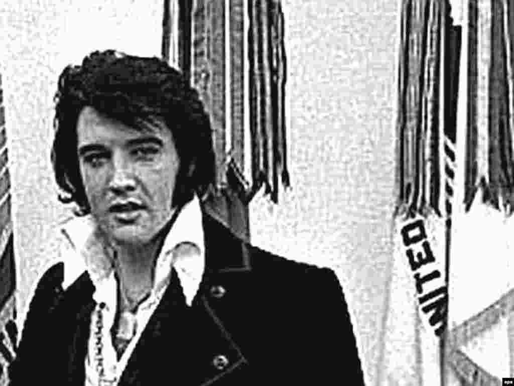Elvis Prisli n&euml; Sht&euml;pin&euml; e Bardh&euml;, 1970