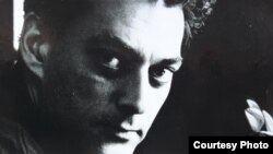 Фота Пола Остэра з вокладкі перапіскі з Джонам Кутзэе