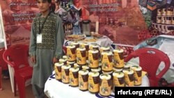 آرشیف، په هرات ولایت کې د کرنیزو محصولاتو د یوه نندارتون انځور