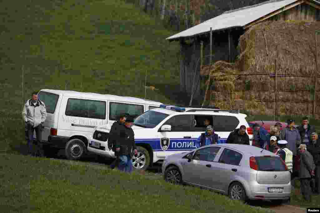 Selo Velika Ivanča, 9. april 2013. Foto: REUTERS / Marko Đurica 