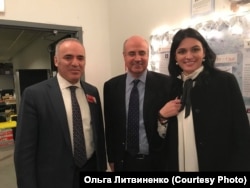 Гарри Каспаров, Уильям Браудер и Ольга Литвиненко на конференции PutinCon в Нью-Йорке
