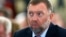 Материнська компанія заводу Aughinish Alumina – російський алюмінієвий гігант Rusal – контролюється олігархом Олегом Дерипаскою (на фото), якого вважають наближеним до президента РФ Володимира Путіна