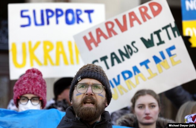 Під час мітингу на підтримку України в кампусі Гарвардського університету на підтримку України в час масштабної агресії Росії. Кембридж, США , 26 лютого 2022 року