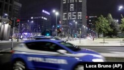 Полицейский автомобиль в Милане, архивное фото