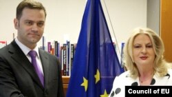 Belgium -- Serbian chief negotiator Borko Stefanovic and and Edita Tahiri, deputy prime minister of Kosovo and chief negotiator for the talks with Serbia in Brussels, 02Jul2011