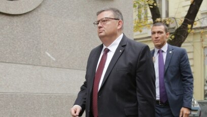 Председателят на антикорупционната комисия Сотир Цацаров е изпратил оставката си