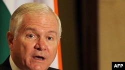 Ministrul apărării Robert Gates la o conferinţă de presă la New Delhi