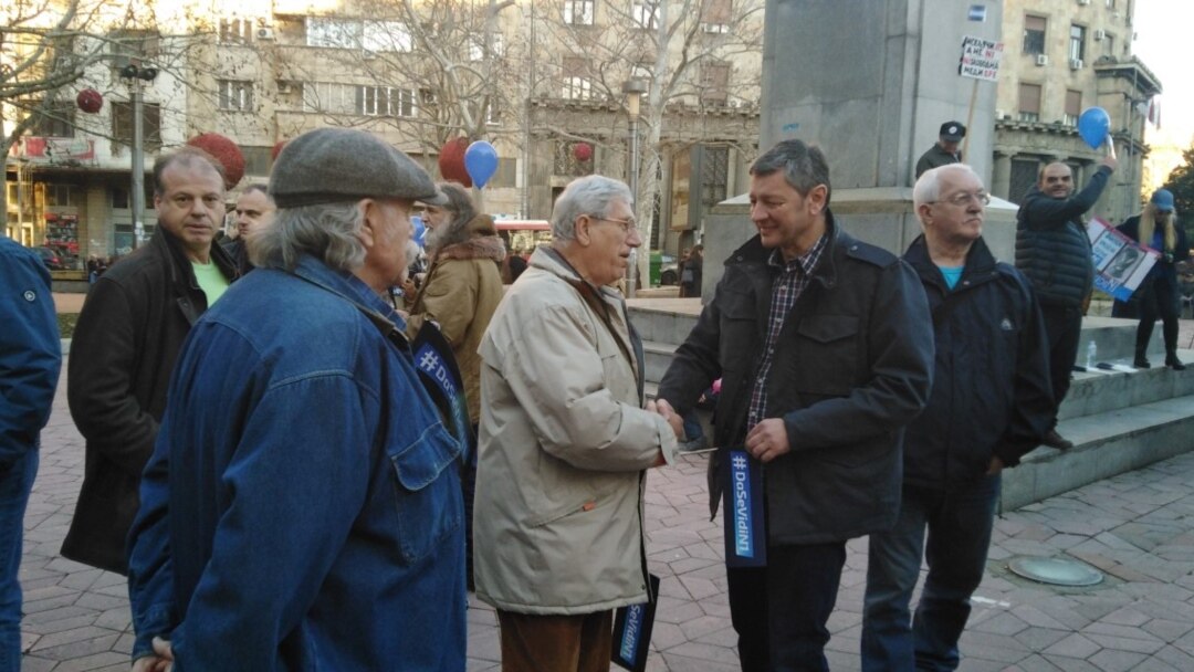 Direktor programa N1 Jugoslav Ćosić na protestu u Beogradu