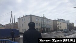 У специализированного межрайонного суда по уголовным делам Актюбинской области. Актобе, 10 апреля 2018 года.