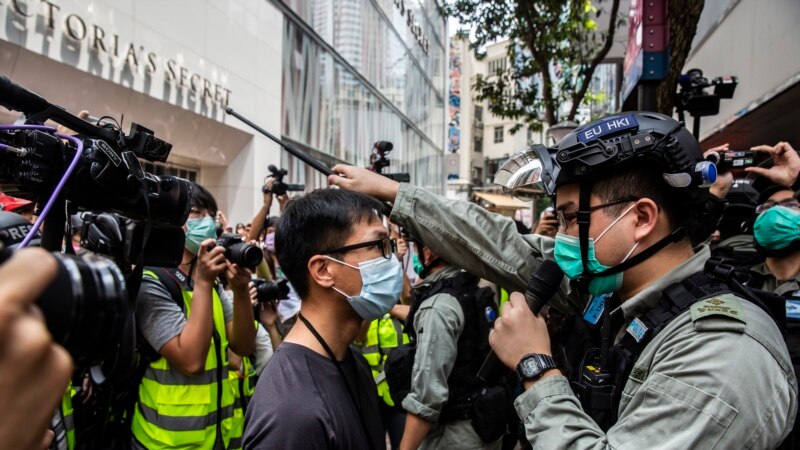 Qindra të arrestuar në protestat në Hong Kong