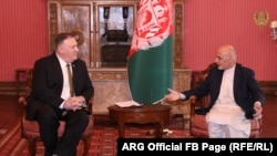 محمد اشرف غنی رئیس جمهوری افغانستان حین دیدار با مایک پومپیو وزیر خارجه ایالات متحده امریکا در کابل. 23 March 2020