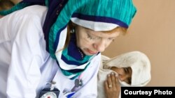 An ICRC nurse cares for a newborn baby in a hospital in Kandahar Province. (file photo)