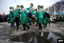 Парад в честь Дня Святого Патрика в Москве