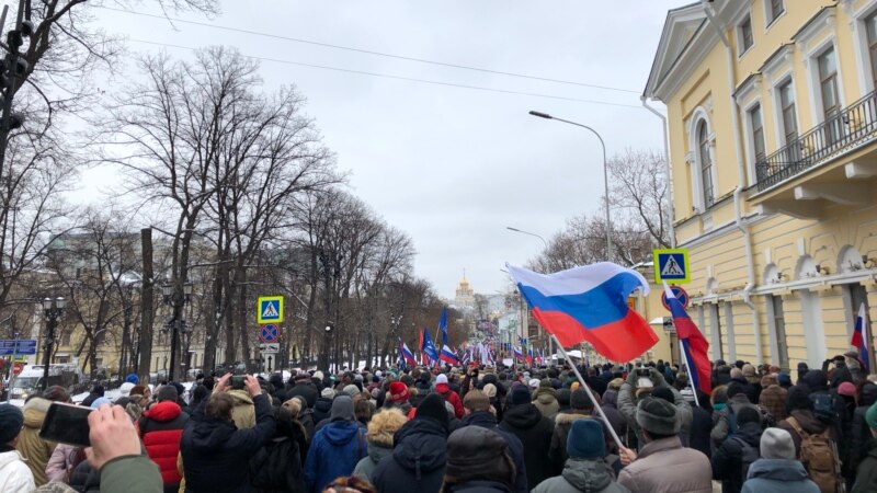 Мәскәүдә Борис Немцовны искә алу йөрешенә 10 меңнән артык кеше чыкты