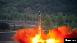 Pamje gjatë një testi të mëparshëm raketor të Koresë Veriore