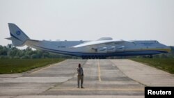 Avion Antonov An-225 'Mrija', najveći avion na svetu.