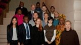Şefa diplomației americane Hilary Clinton cu un grup de activiști gay la Geneva