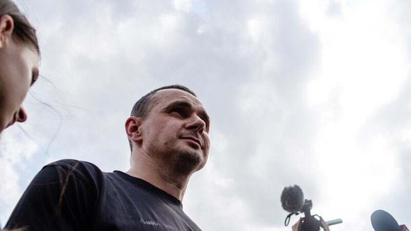 Олег Сенцов після п'ятирічного російського ув'язнення з'явився у Facebook