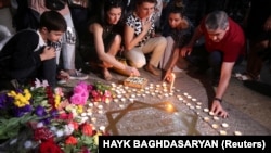 Երևանում հարգանքի տուրք են մատուցում Շառլ Ազնավուրի հիշատակին, 1-ը հոկտեմբերի, 2018թ․