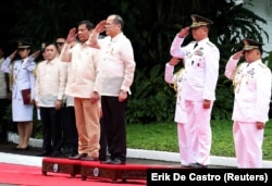 Президент Родріго Дюртте приймає присягу в Манілі, Філіппіни 30 червня 2016