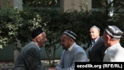 В прошлом году узбекских аксакалов обучали «распознавать экстремистов».