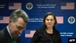 Viktorija Nuland i Džefri Pjat