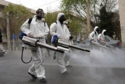 Autoritetet kanë dezinfektuar rrugët në Teheran në prag të Viti të Ri. 18 mars, 2020.