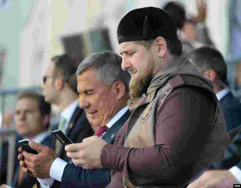 Çeçen lideri R. Kadırov və Tatarstan rəhbəri Rustam Minnixanov məscidin açılışında &nbsp;