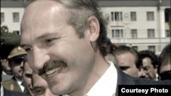 Пераможца першага туру прэзыдэнцкіх выбараў—1994 Аляксандар Лукашэнка. 3 ліпеня 1994 году.