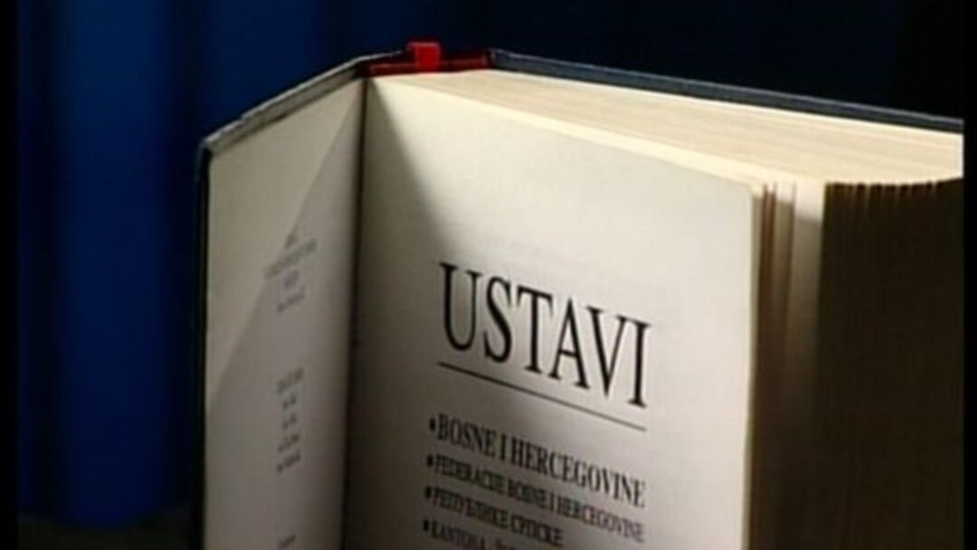 Knjiga ustava Bosne i Hercegovine (fotoarhiv)