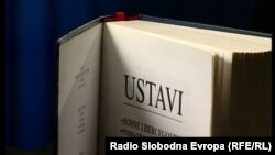 Knjiga ustava Bosne i Hercegovine (fotoarhiv)
